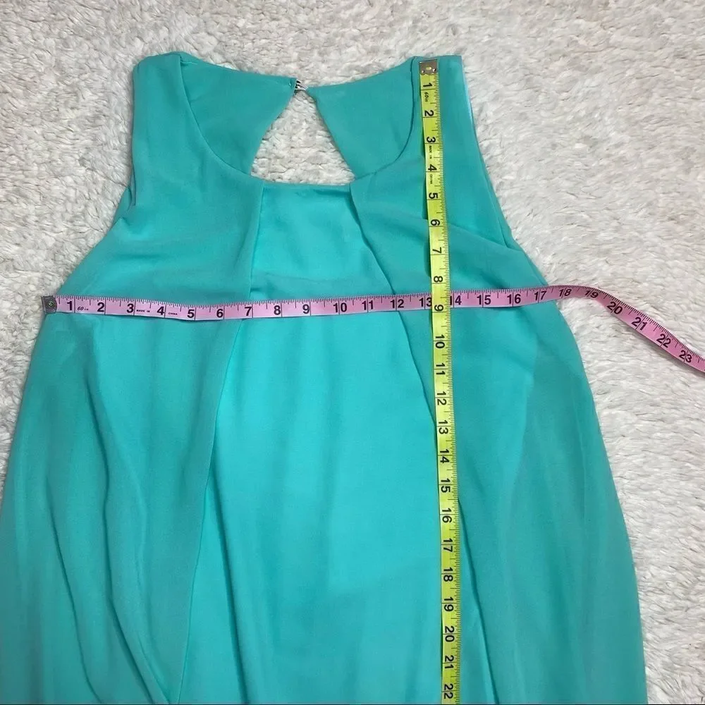 French Halter Dress with Flowy Back size M from French Boutique - Picture 4 of 10
